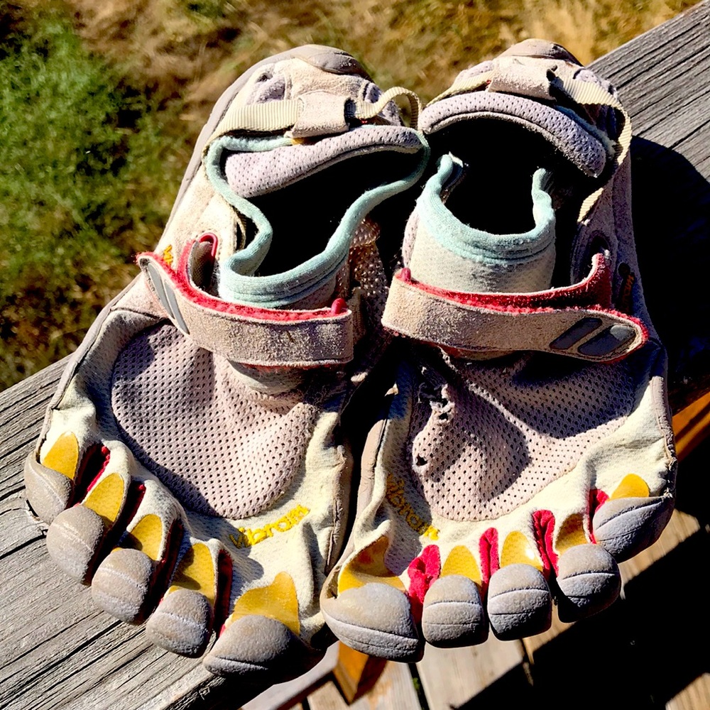 Vibrant Five-Fingers